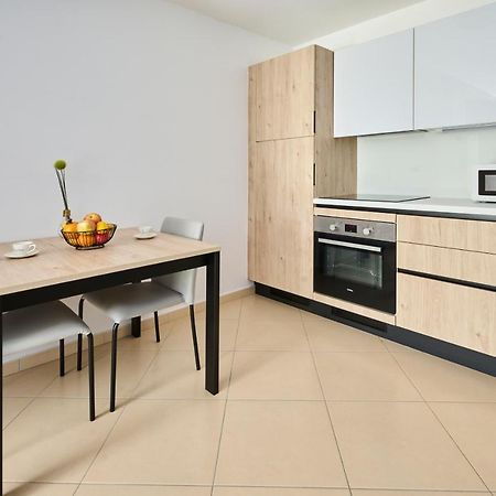 Supreme Studio Apartment Bijoux Умаг Екстериор снимка