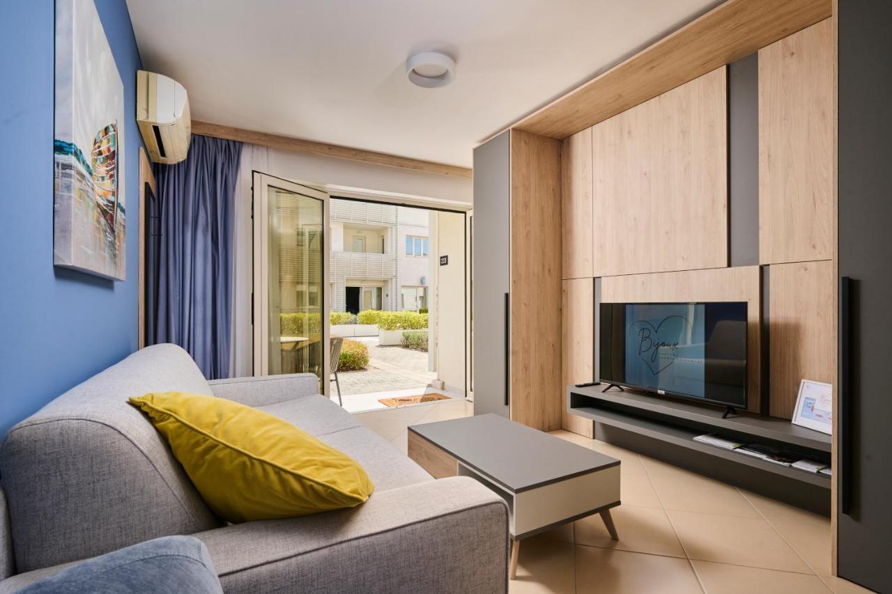 Supreme Studio Apartment Bijoux Умаг Екстериор снимка